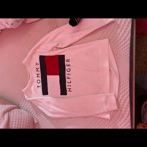 tommy crewneck!
